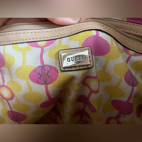 Y2K Guess Reiko Large Tote bag in black patent leather with tan straps - Picture 10 of 13